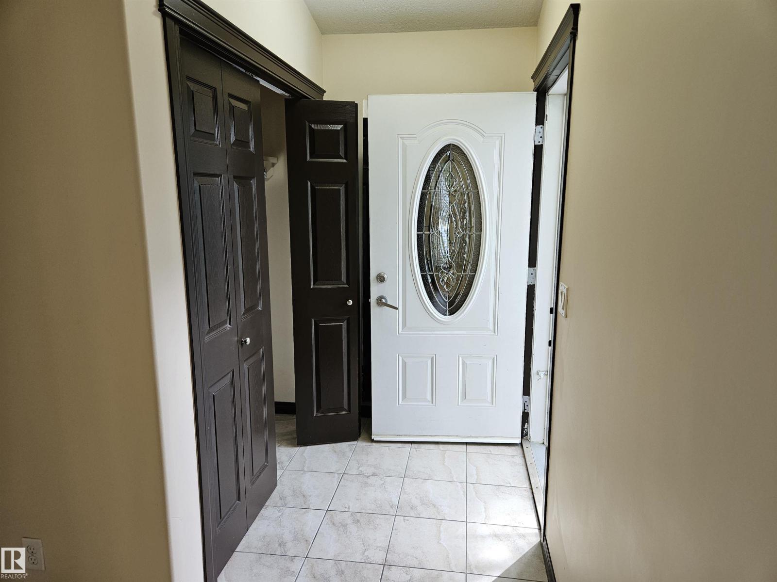 12037 58 ST NW