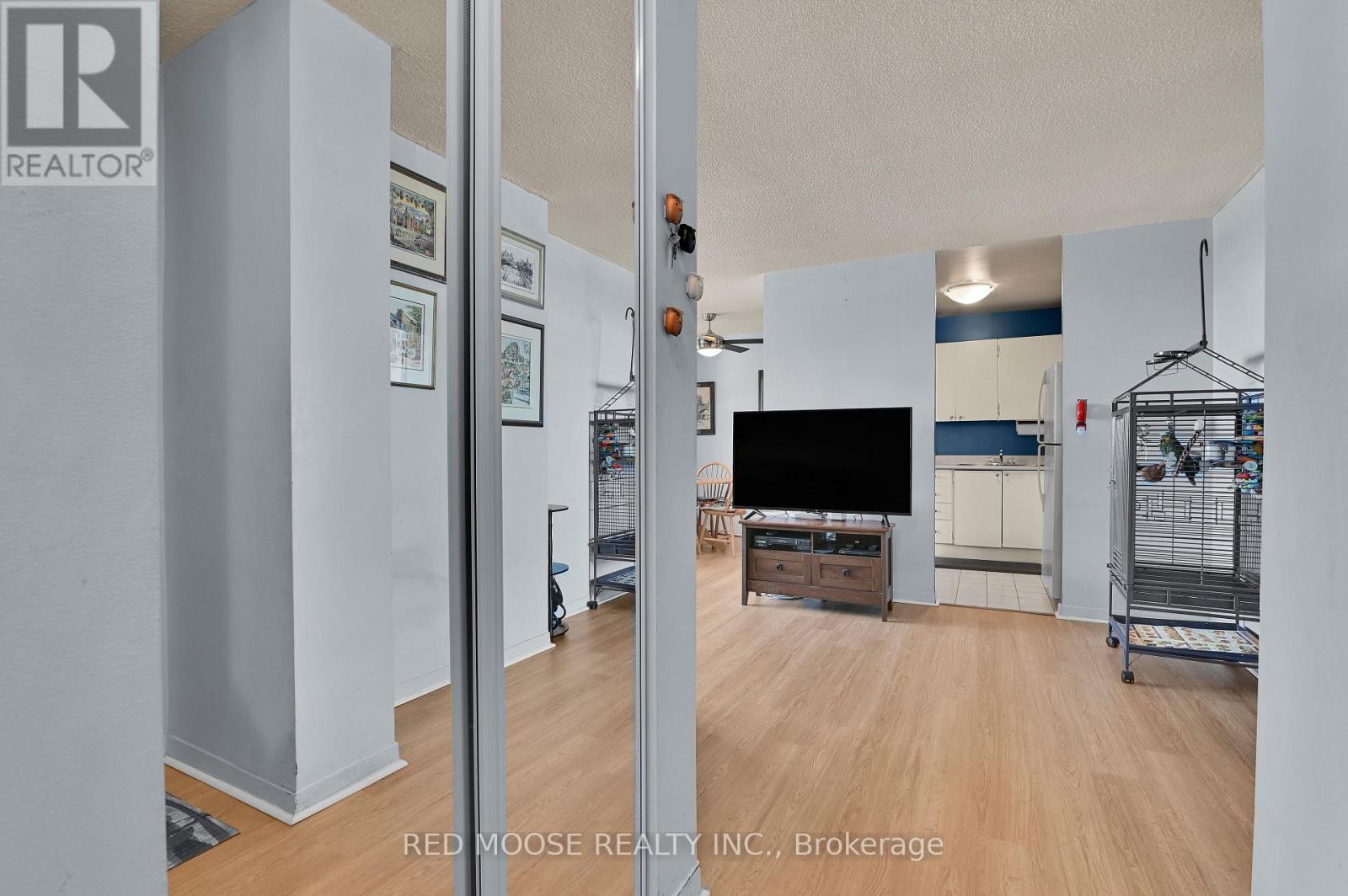 317 - 2000 JASMINE CRESCENT