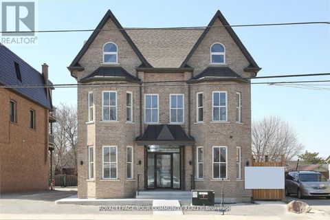 352 MAIN ST N STREET Markham (Old Markham Village) ON L3P1Z1