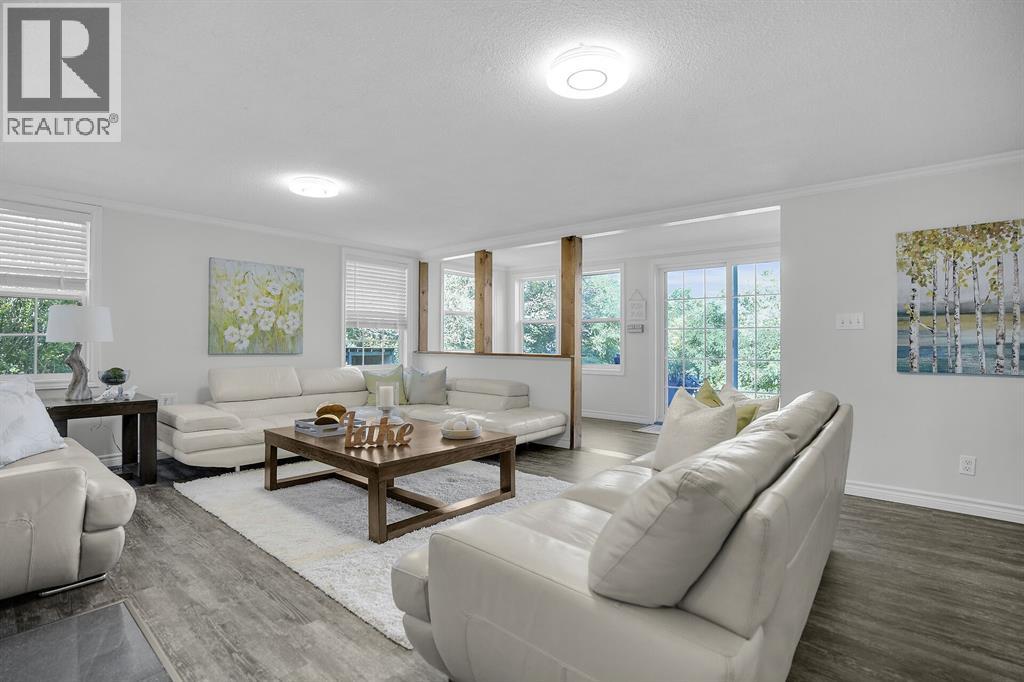 3692 BEVERLY GLEN ...