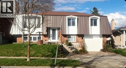 320 COUNTRY HILL Drive Kitchener ON N2E2C2