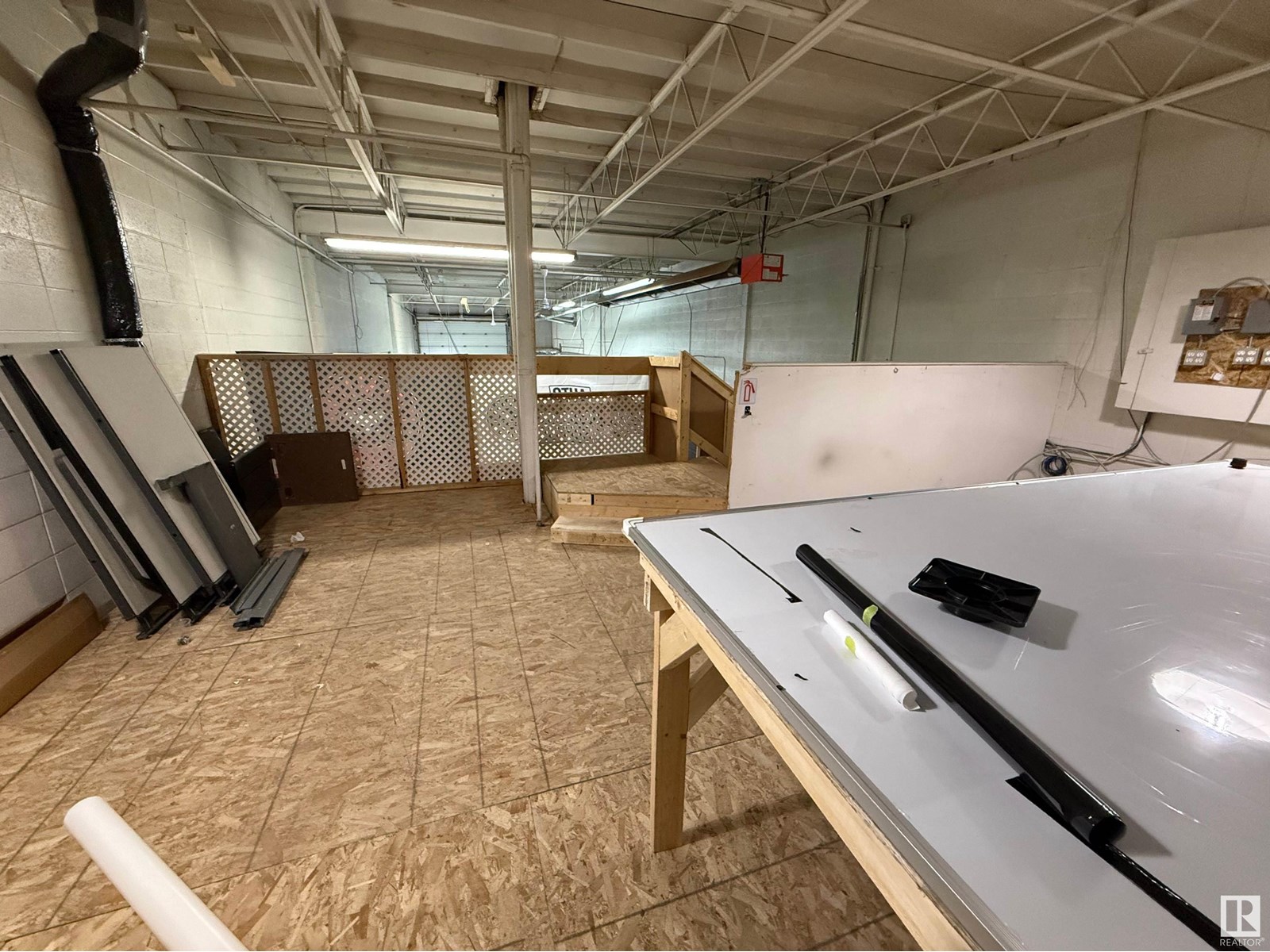 16714 111 AV NW