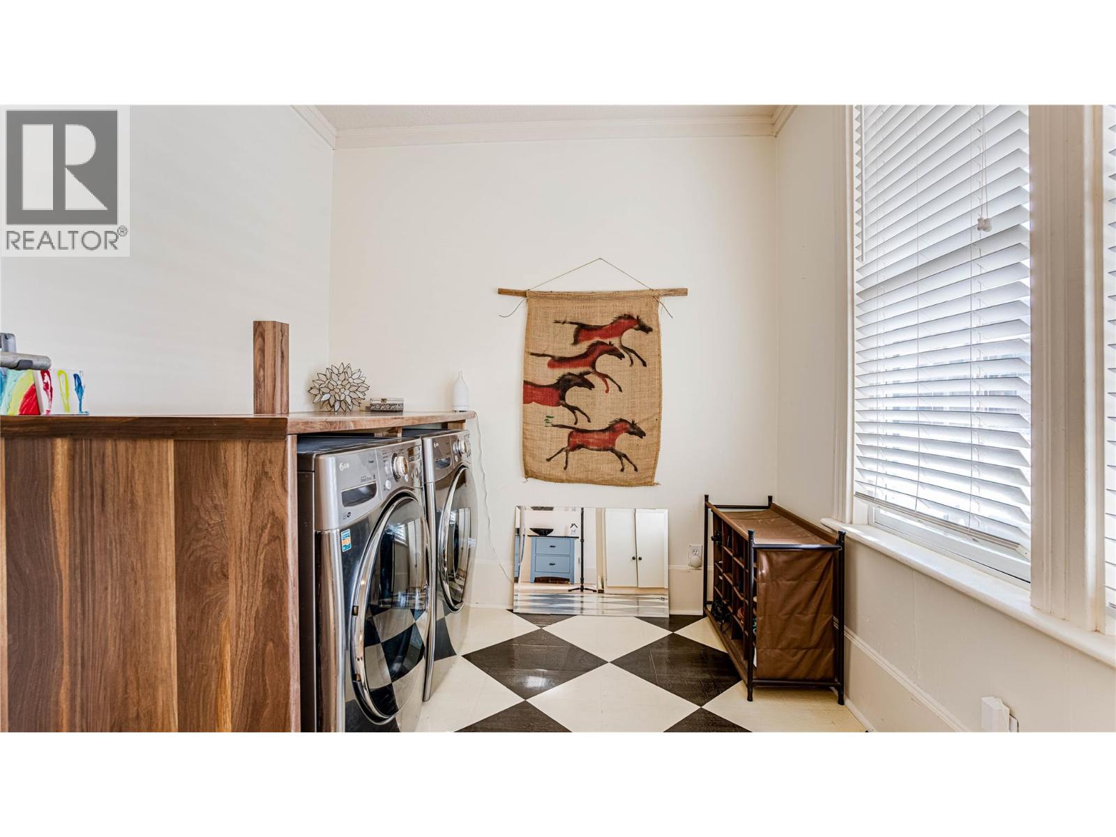 4008 Pleasant Valley Road