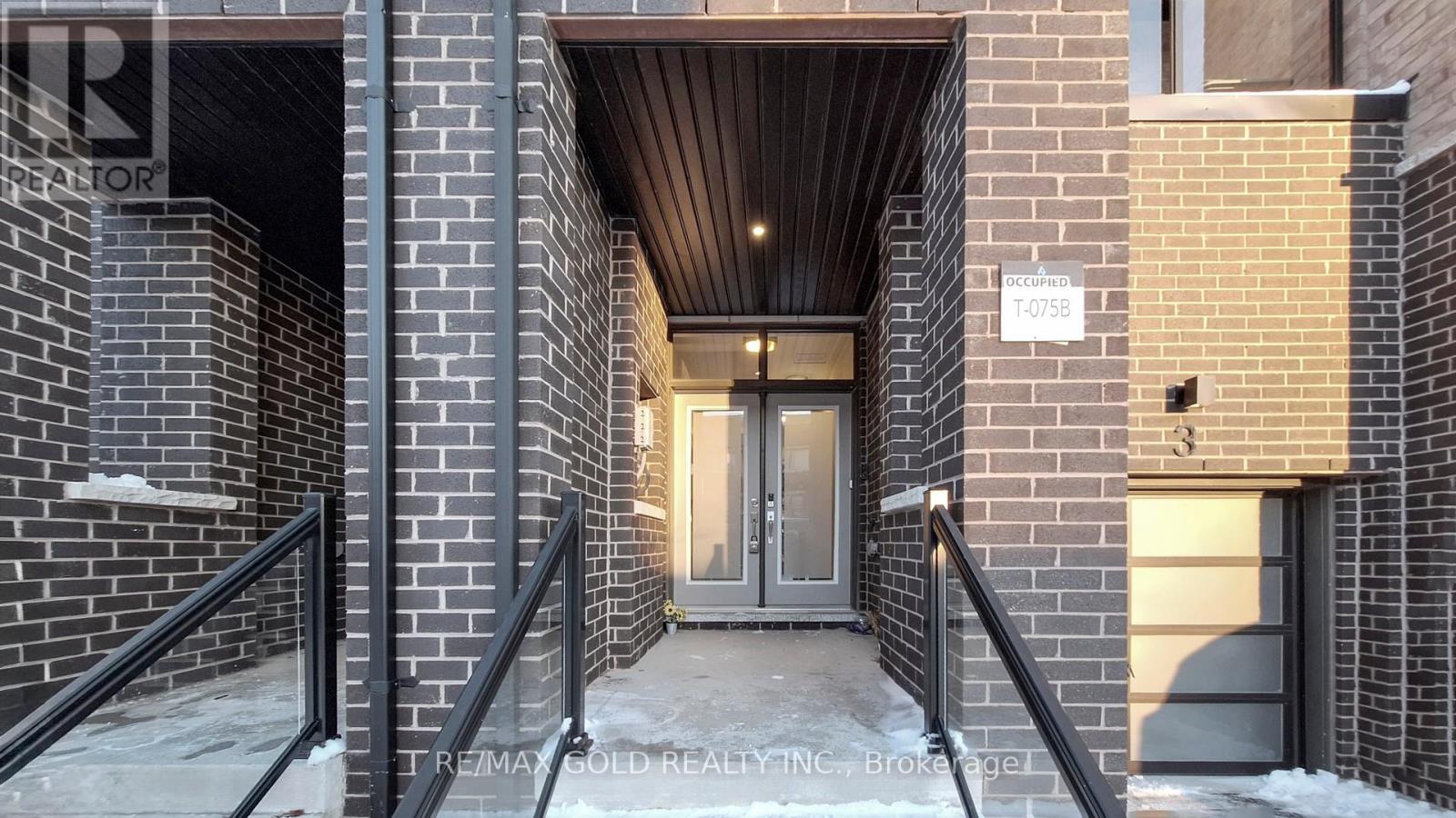 3 GLENNGARRY CRESCENT