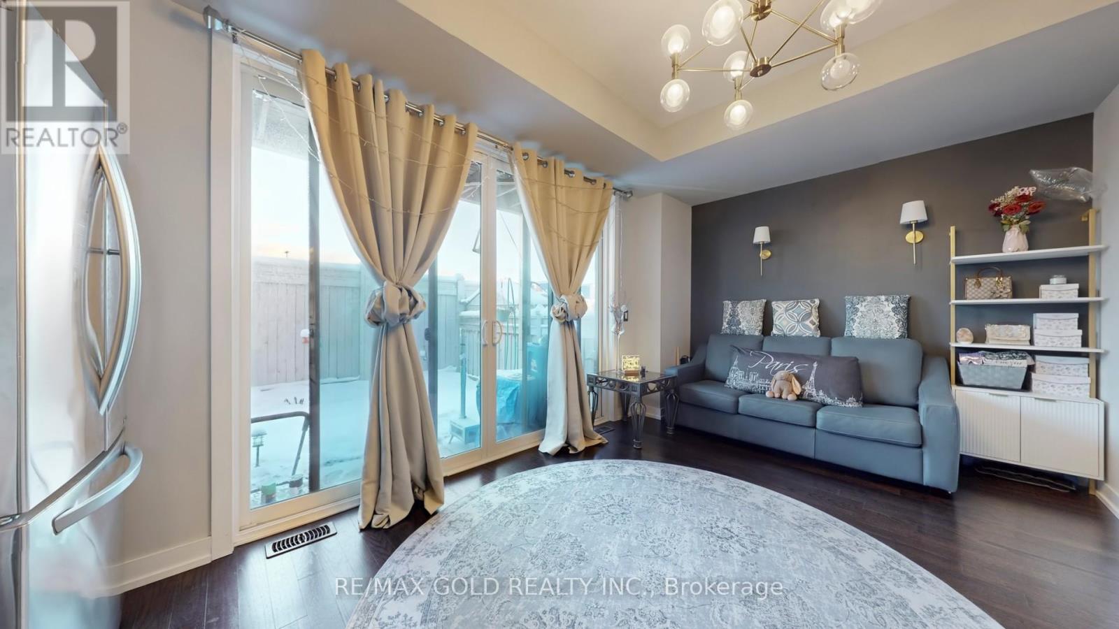 3 GLENNGARRY CRESCENT