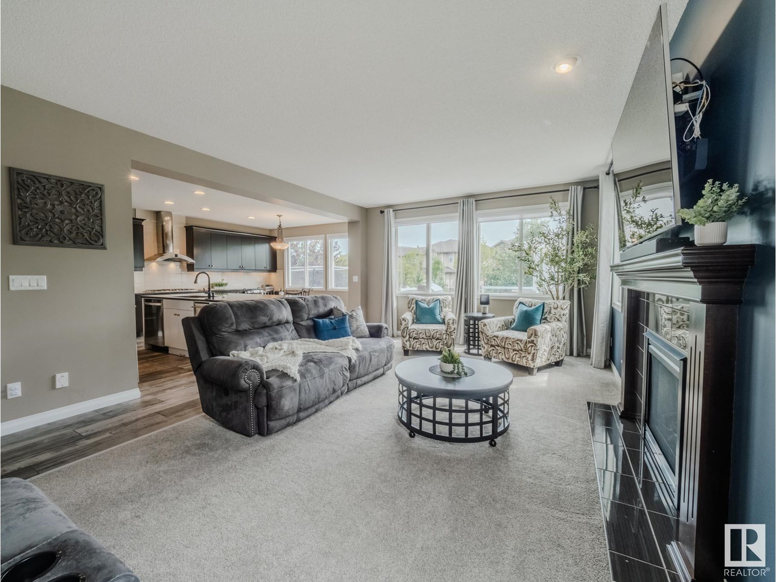 5506 168A AV NW