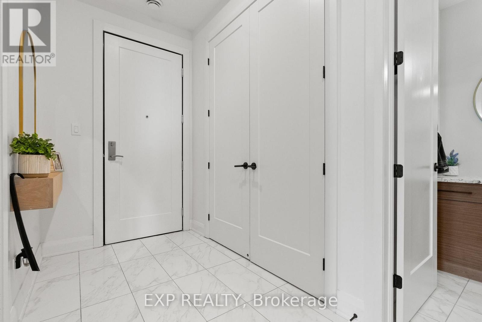 301 - 100 CORTILE PRIVATE