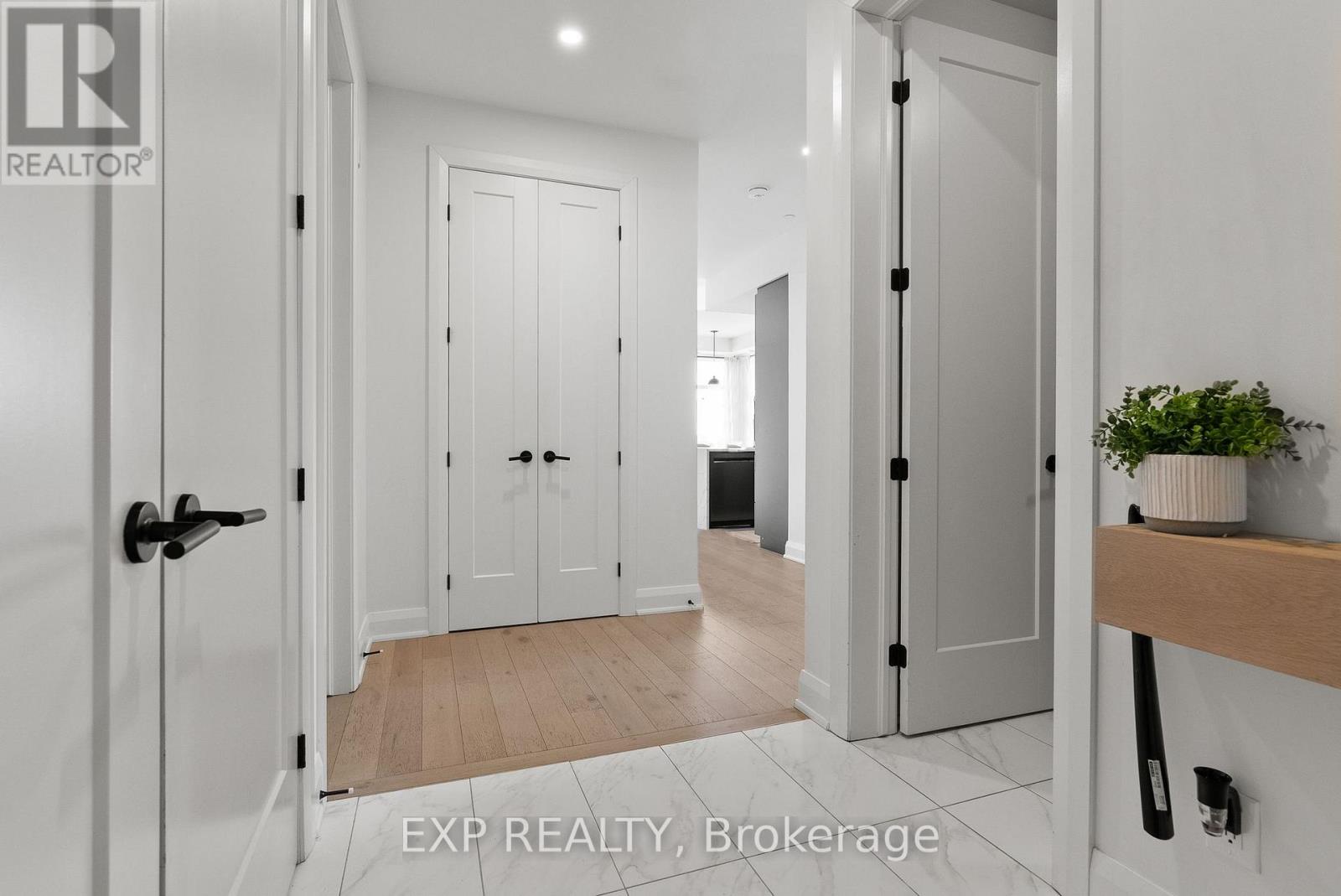 301 - 100 CORTILE PRIVATE