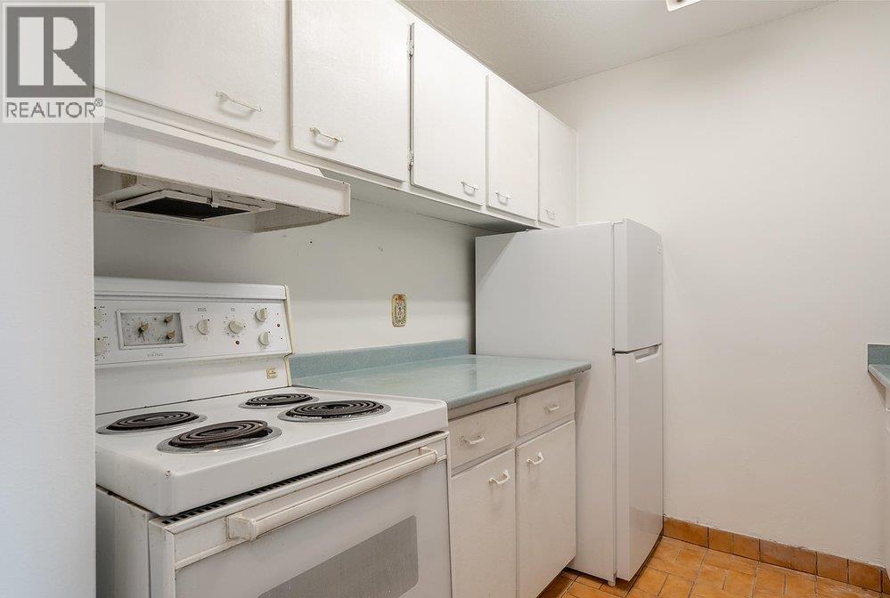 2103 1330 HARWOOD STREET