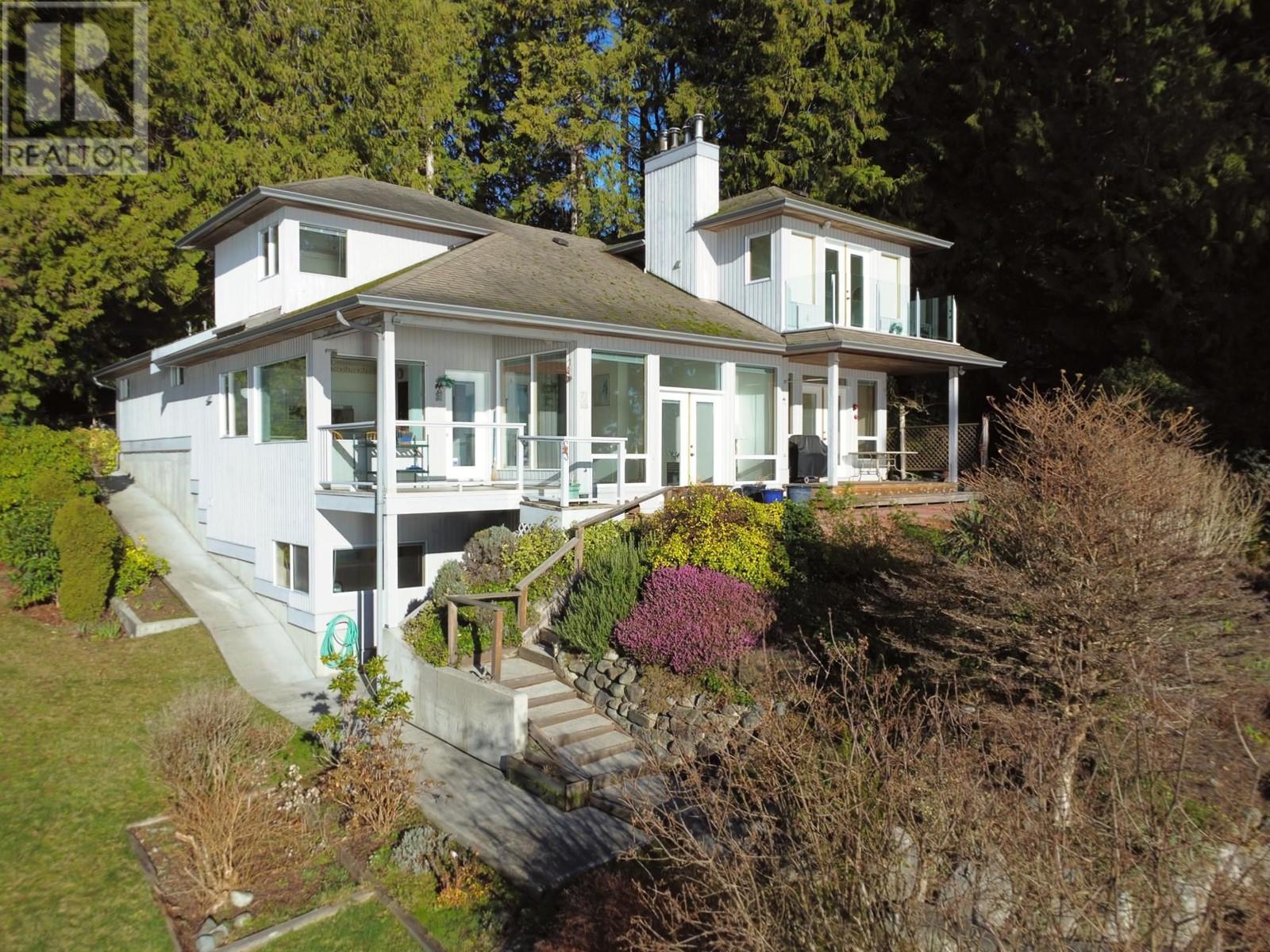 6417 SUNSHINE COAST HIGHWAY