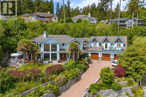 7014 Beach View Crt Central Saanich BC V8M2J7