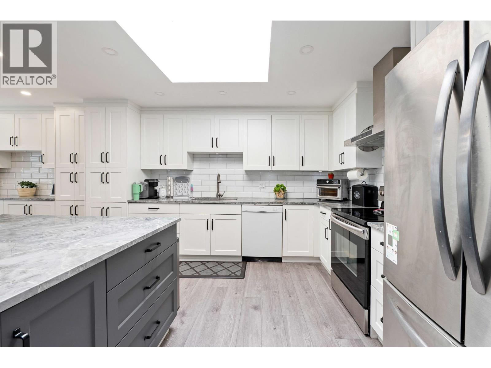 410 777 EIGHTH STREET