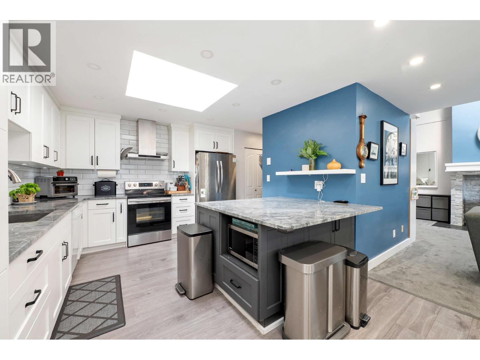 410 777 EIGHTH STREET