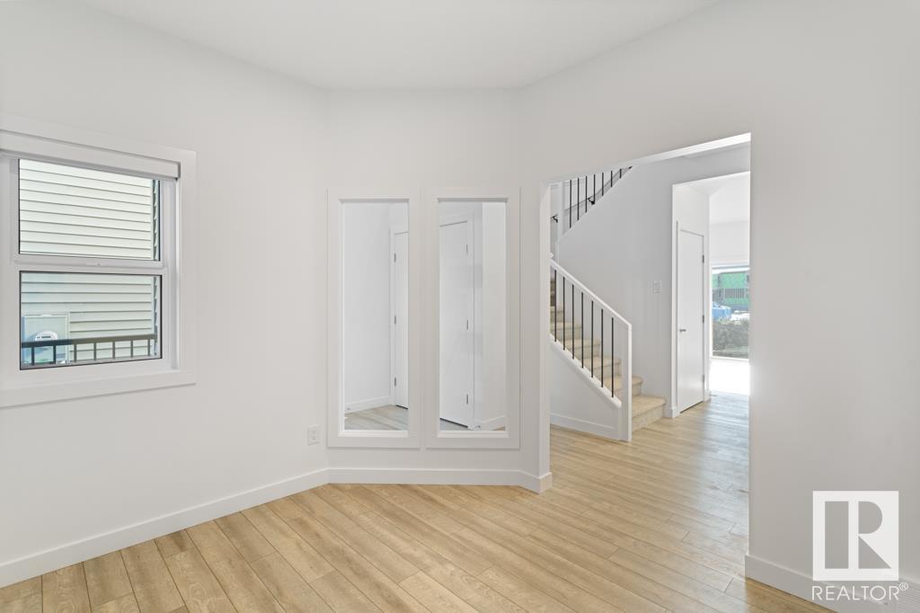 364 Bluff CV