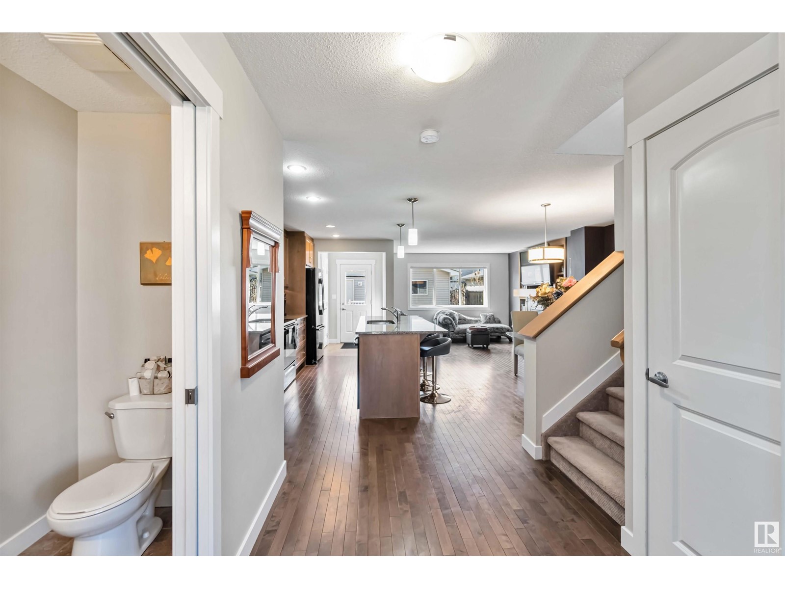 9760 220 ST NW