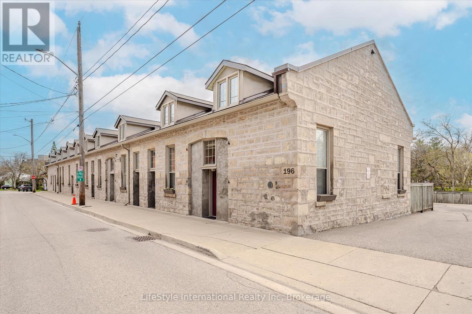 6 - 196 ARTHUR STREET N