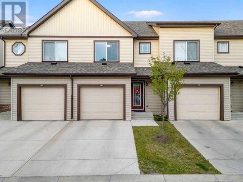 52 Copperpond Landing SE Calgary AB T2Z0L7