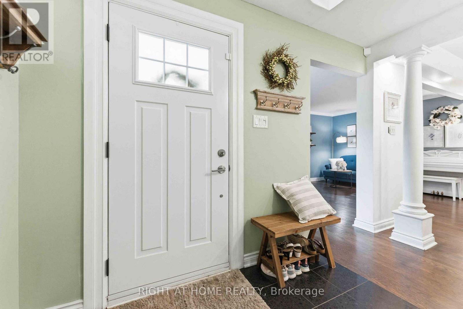 25 WATERTON CRESCENT