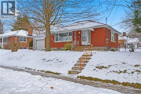 13 RIDGEWOOD Avenue Guelph ON N1H6C3