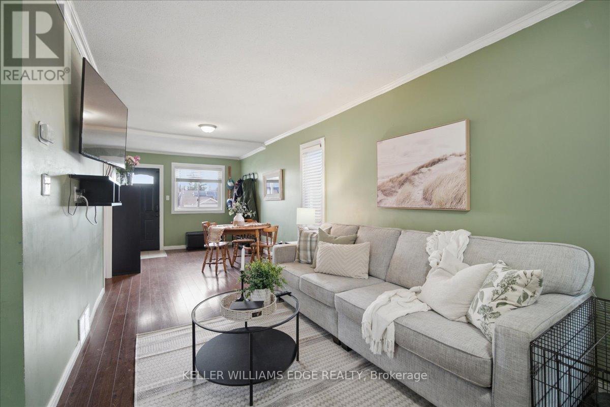 22 DELENA AVENUE N
