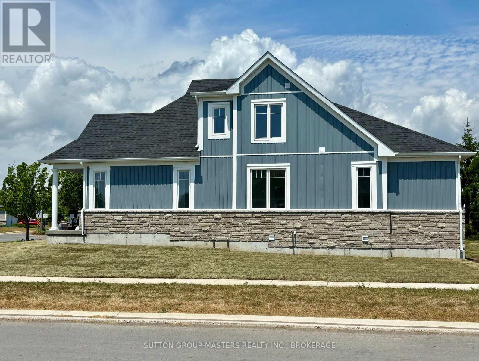 35 COUNTRY CLUB DRIVE