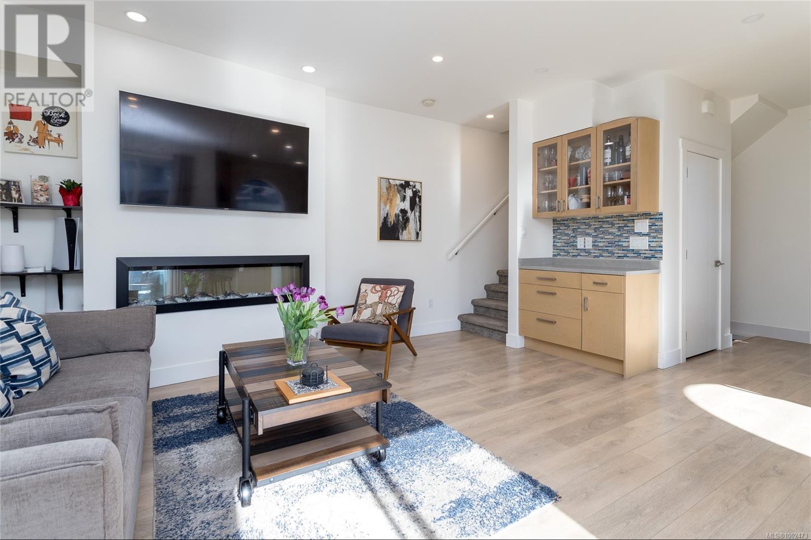102 3332 Radiant Way