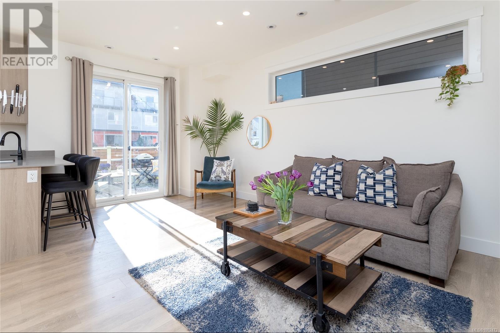 102 3332 Radiant Way