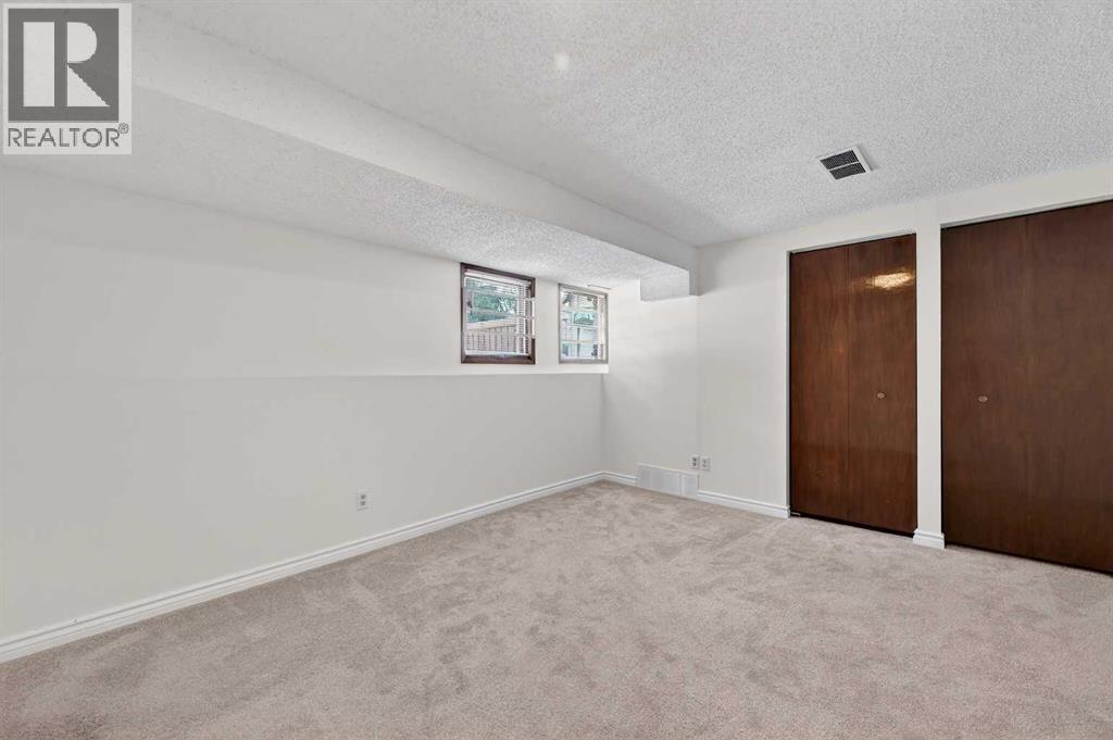 14 Canterbury Gardens SW