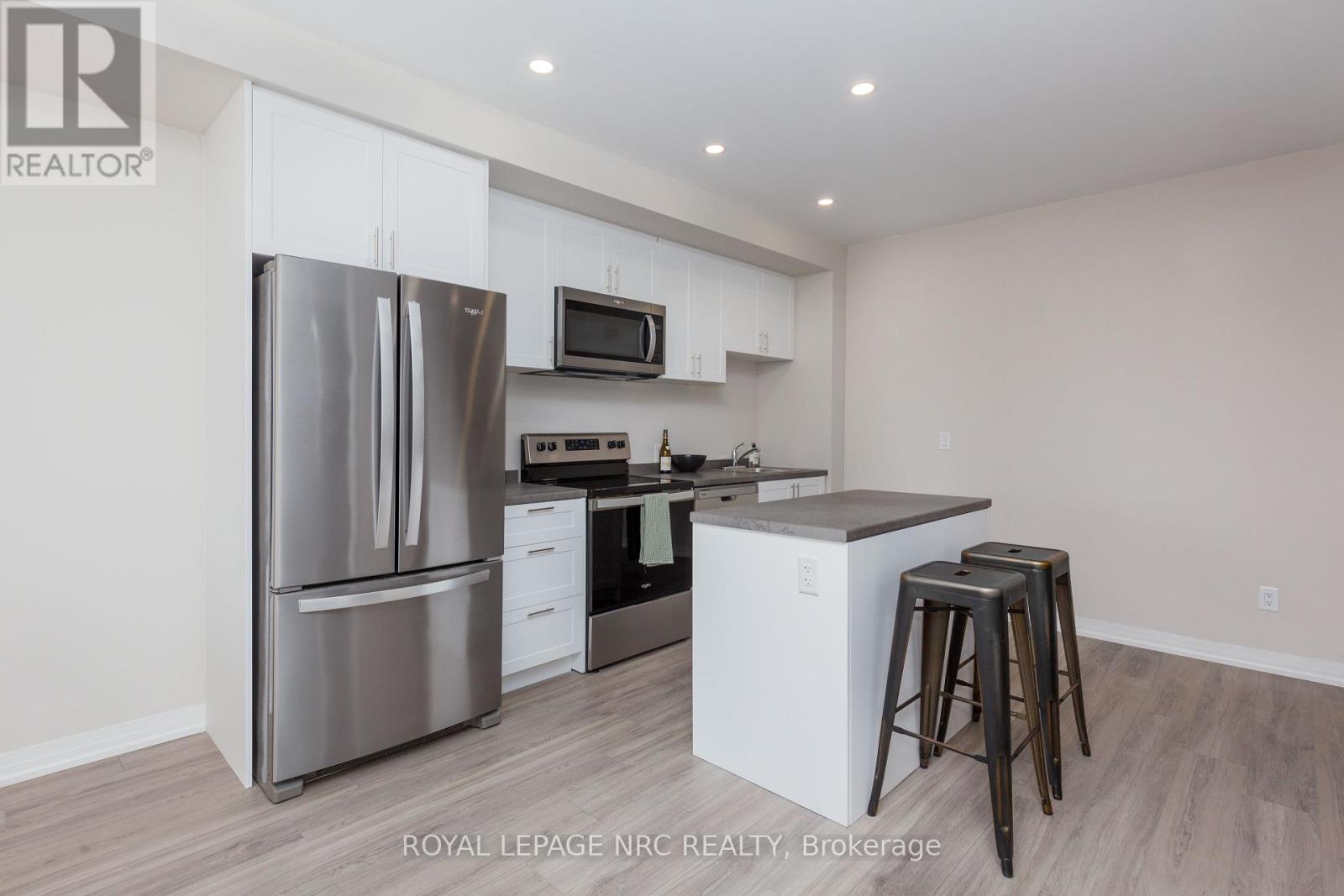 UP46 - 50 HERRICK AVENUE