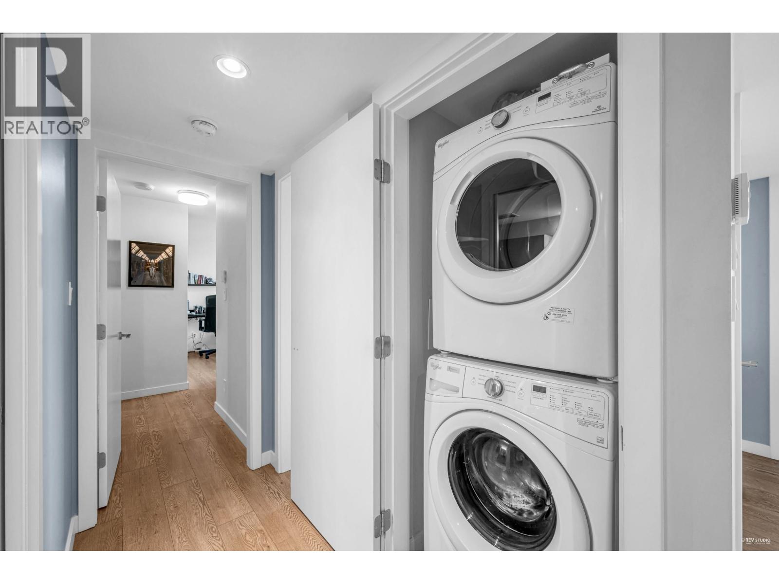 2504 8189 CAMBIE STREET