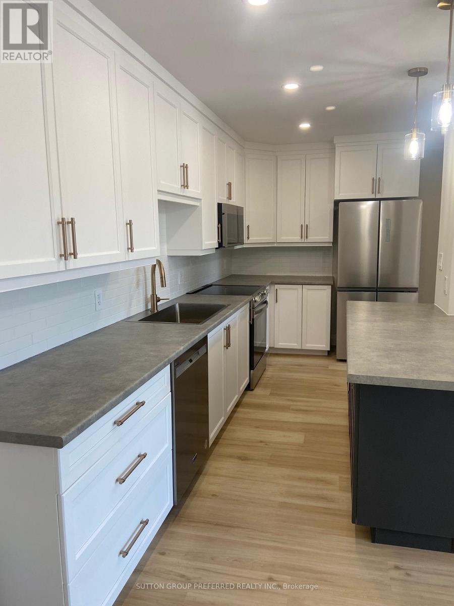 Photo 1 of 11 — 302 - 225 CAMPUS PARKWAY Unit 302, Chatham-Kent (Chatham), ON N7L4X2