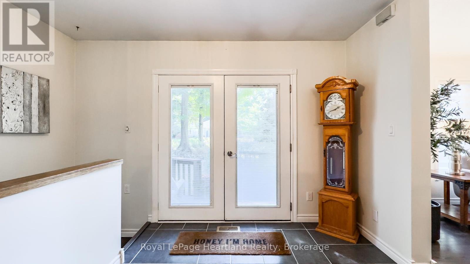 216 SHADYWOOD CRESCENT