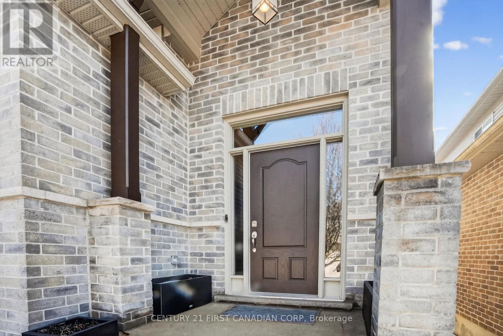 38 - 777 APRICOT DRIVE