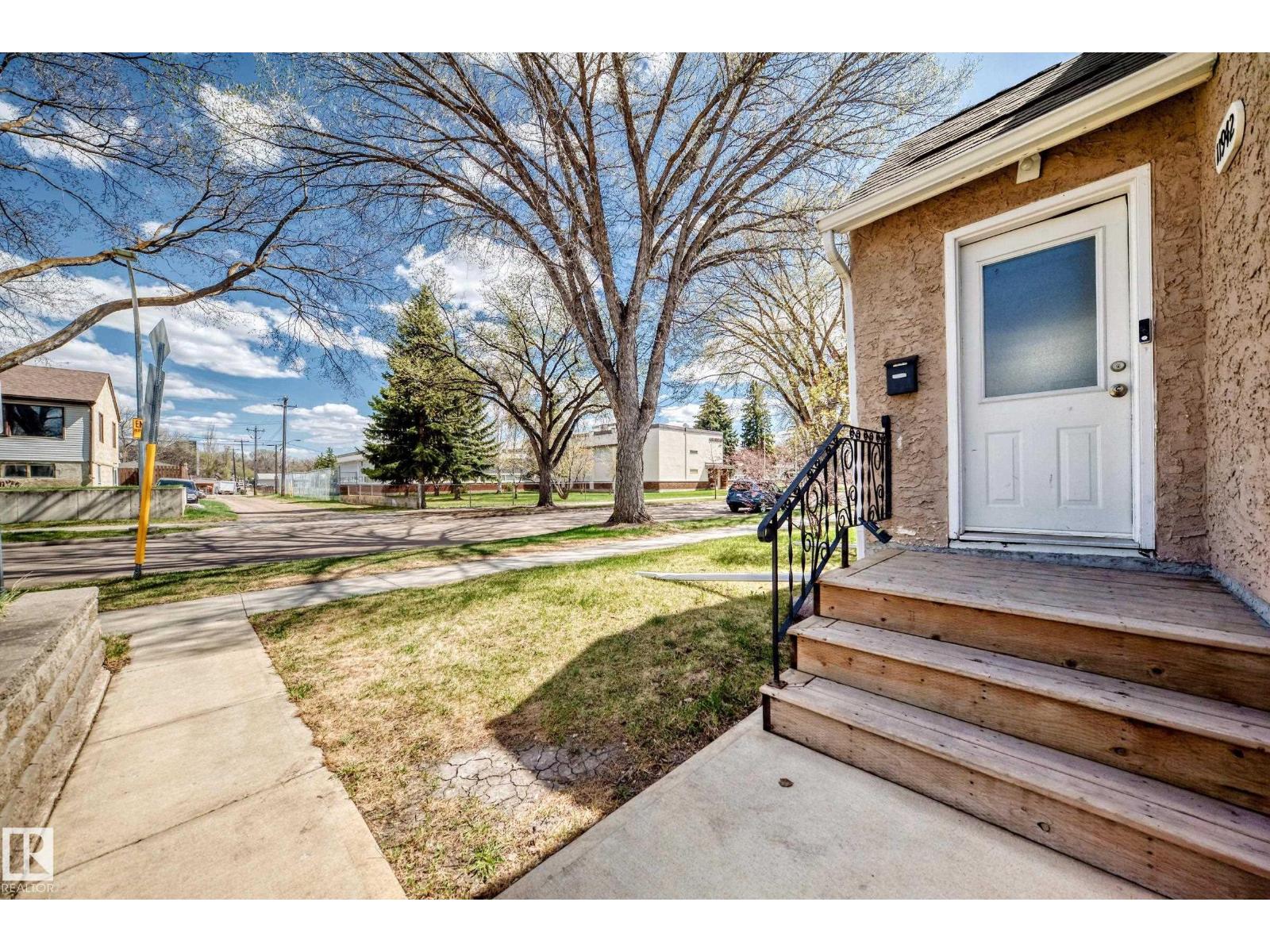 11942 62 ST NW