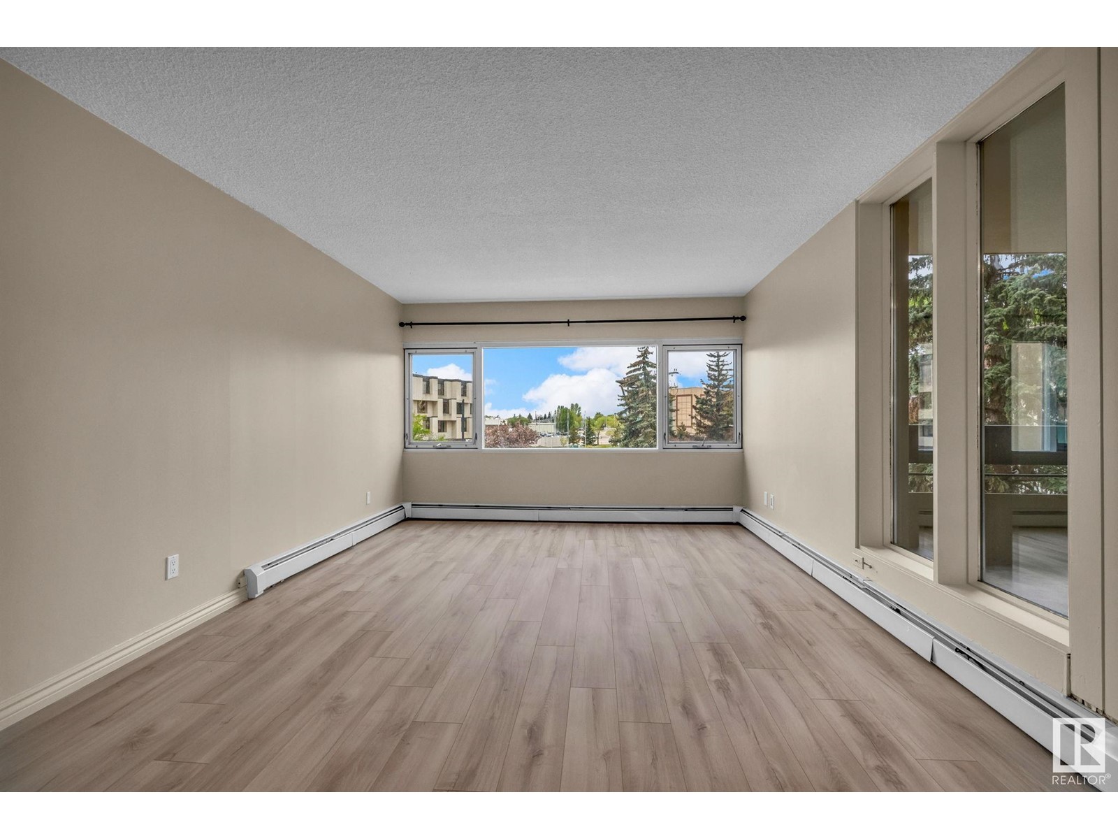 #21 8745 165 ST NW