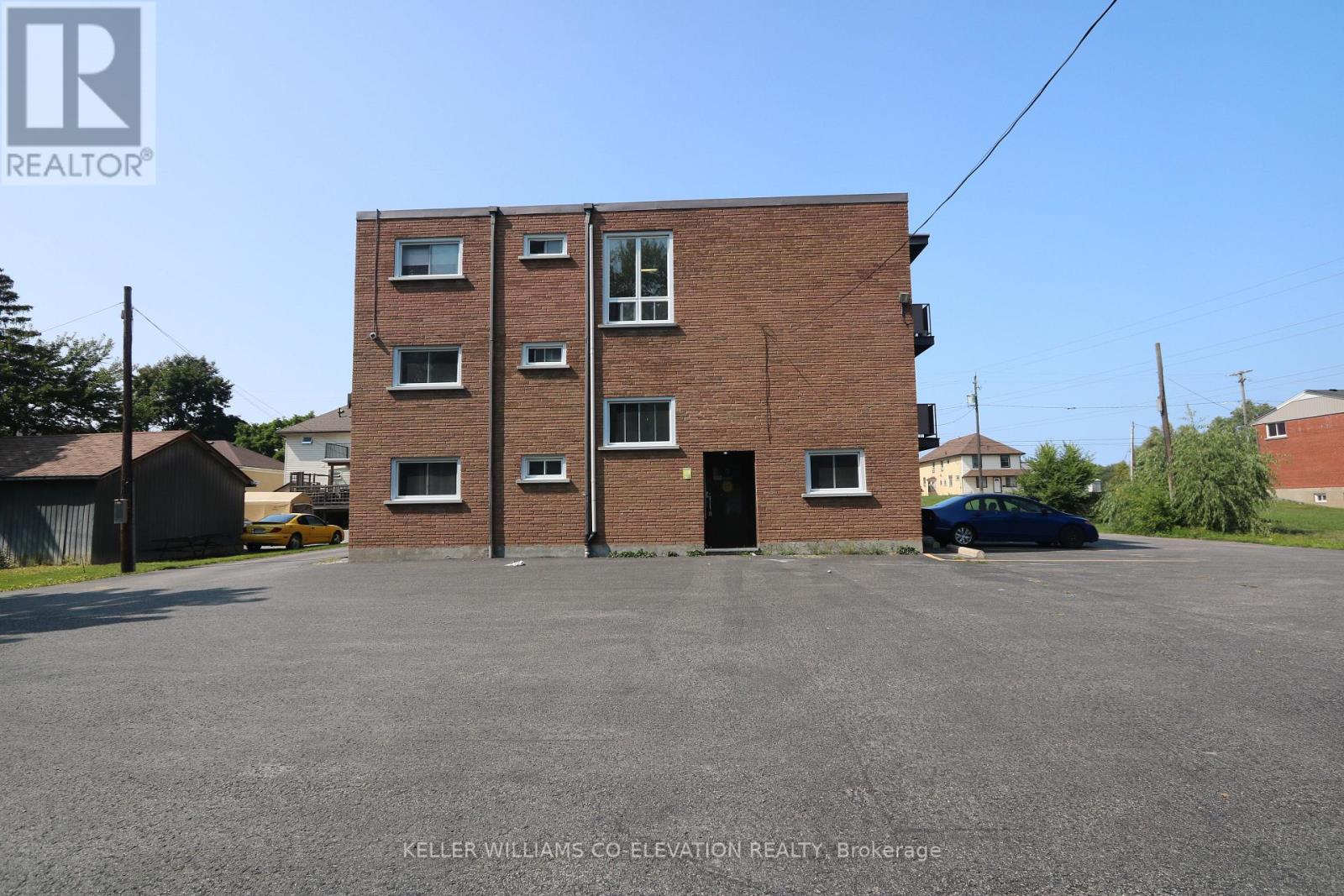 426 QUEENSTON STREET