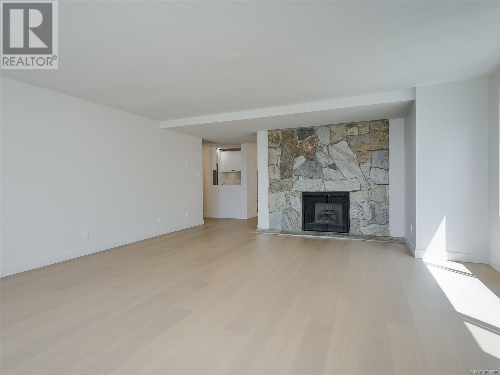 202 1204 Fairfield Rd