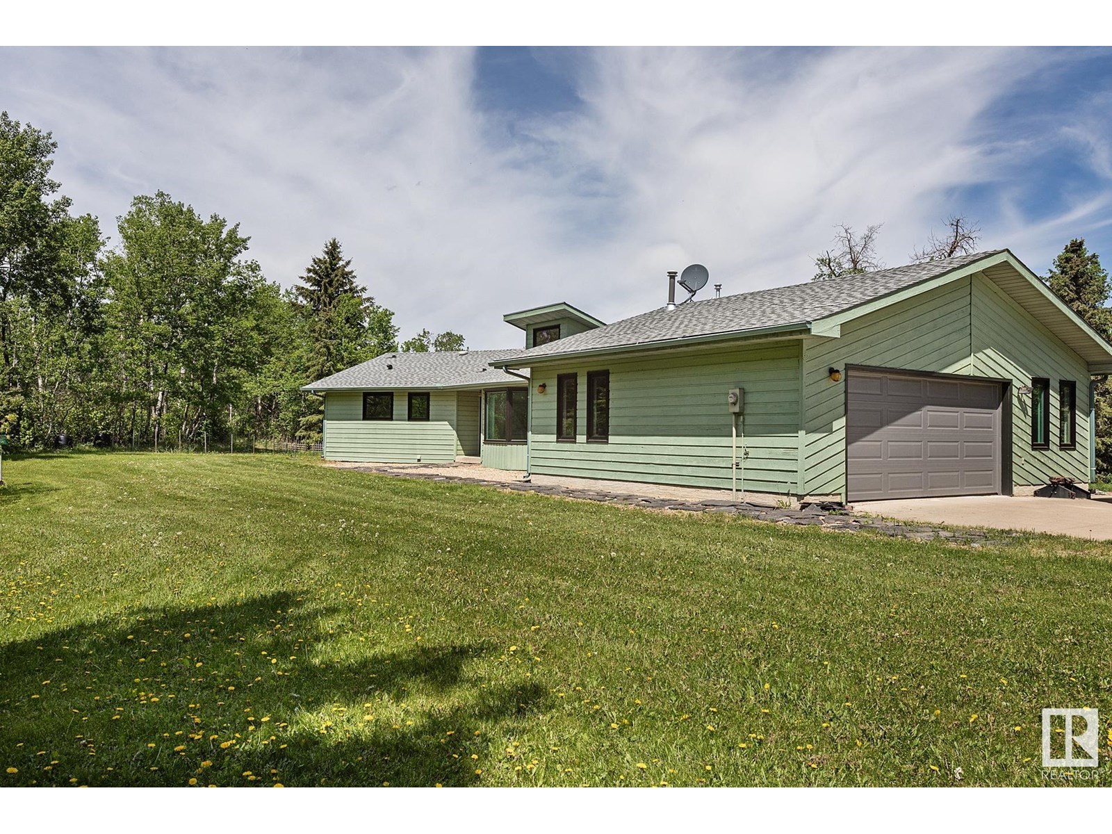#38 22430 TWP RD 520