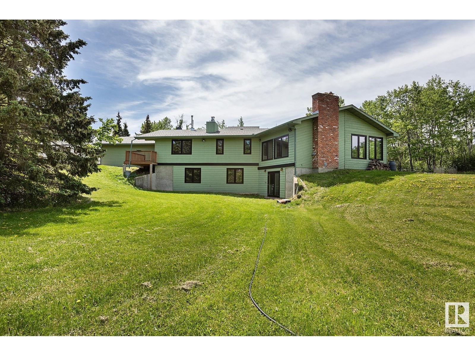 #38 22430 TWP RD 520