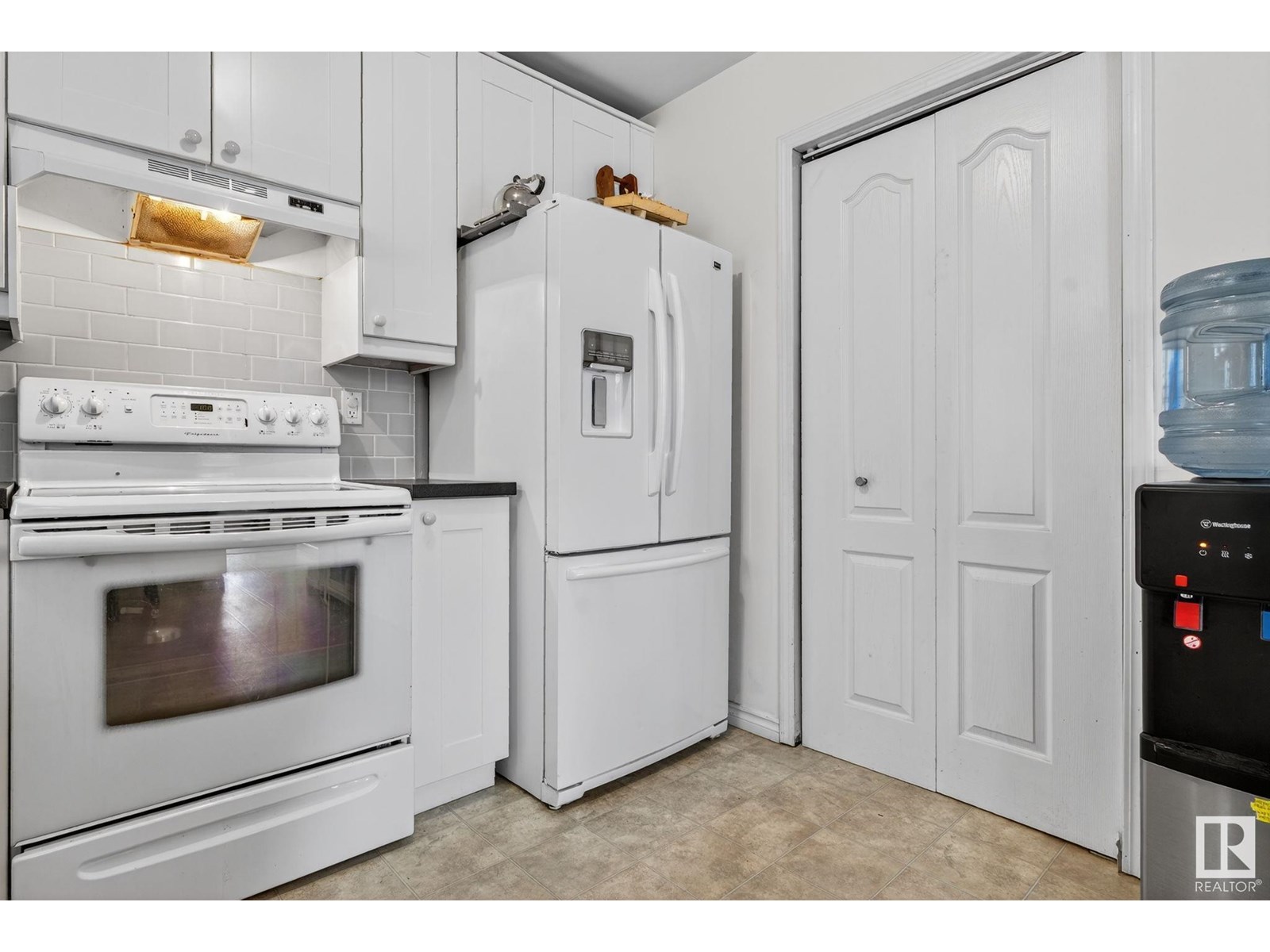 182 LANCASTER TC NW
