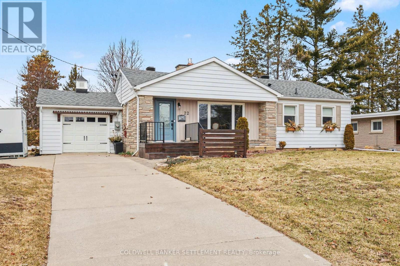 22 BROADVIEW AVENUE W