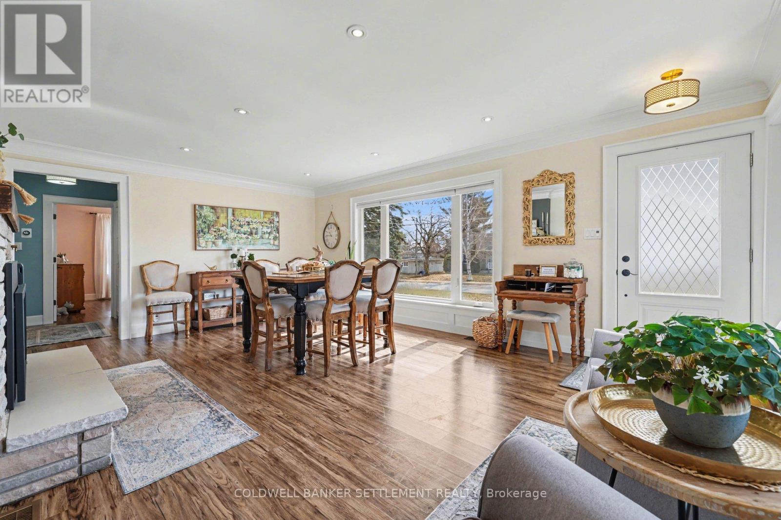 22 BROADVIEW AVENUE W