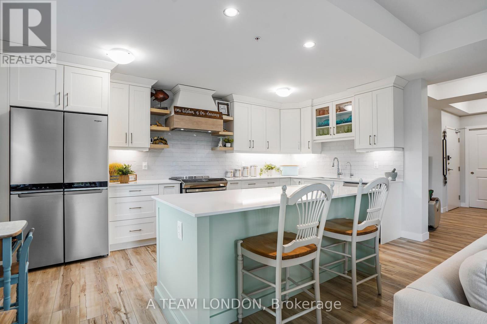 217-100 THE PROMENADE