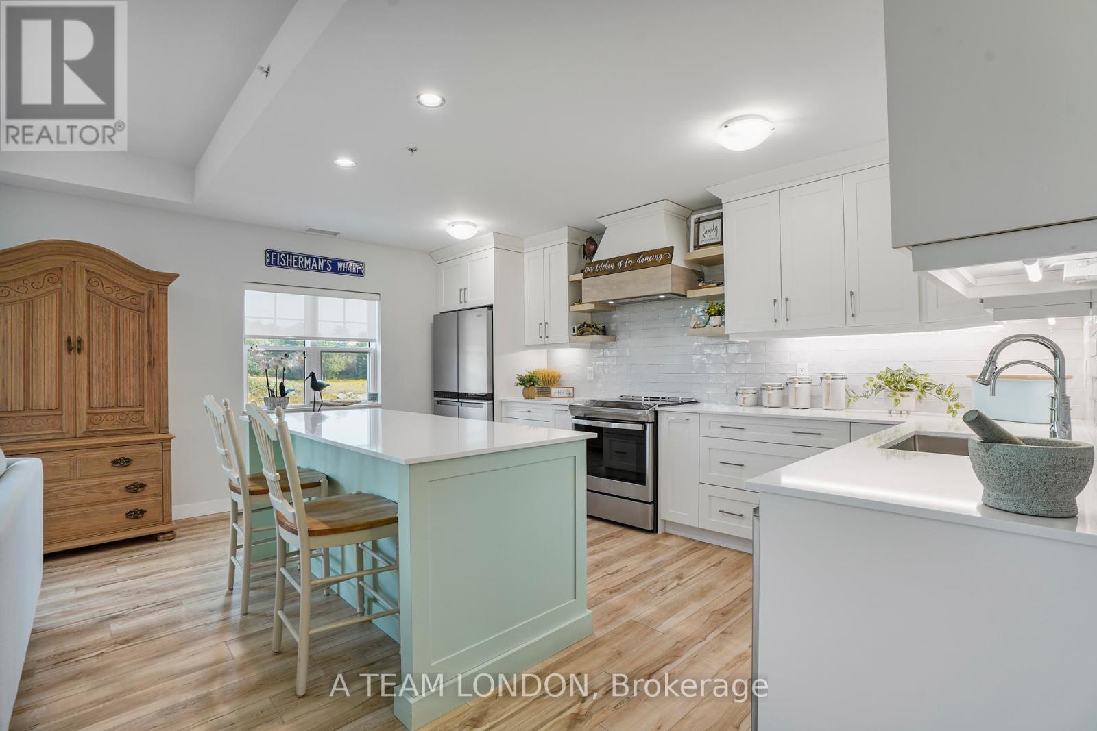 217-100 THE PROMENADE