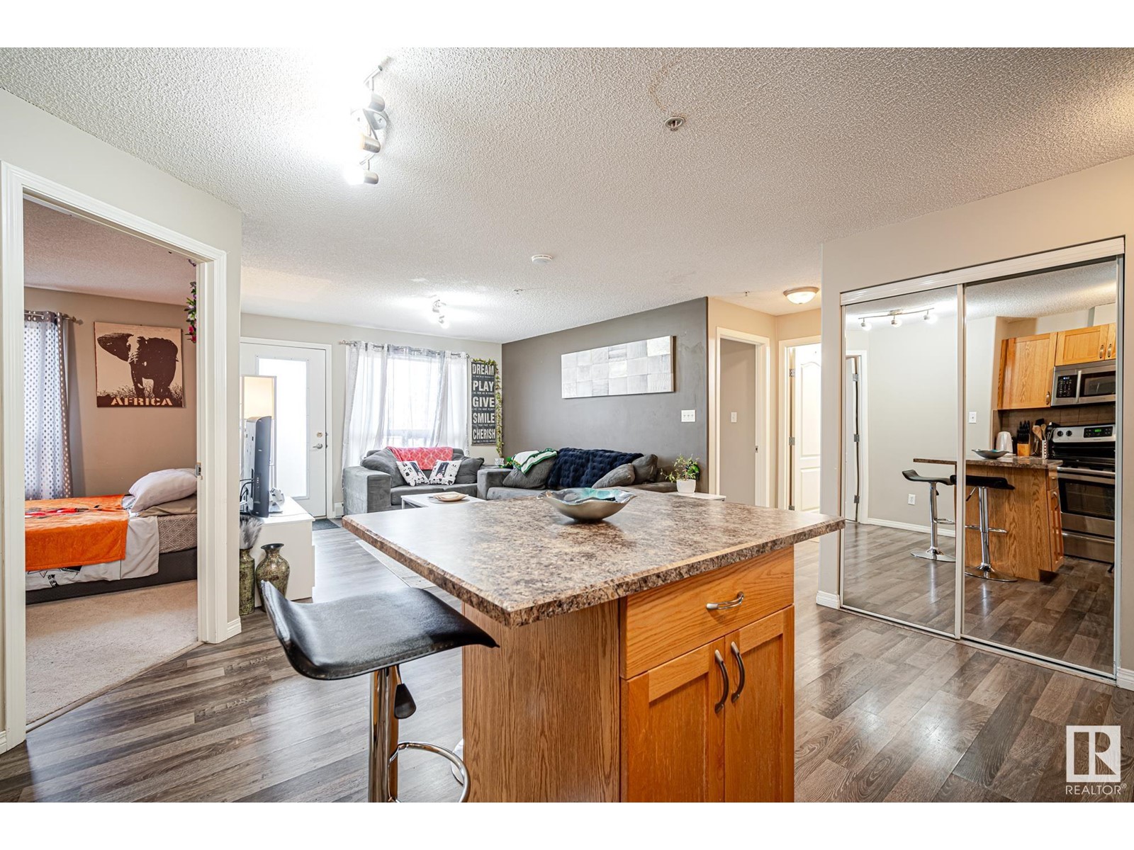 #1124 330 CLAREVIEW STATION DR NW