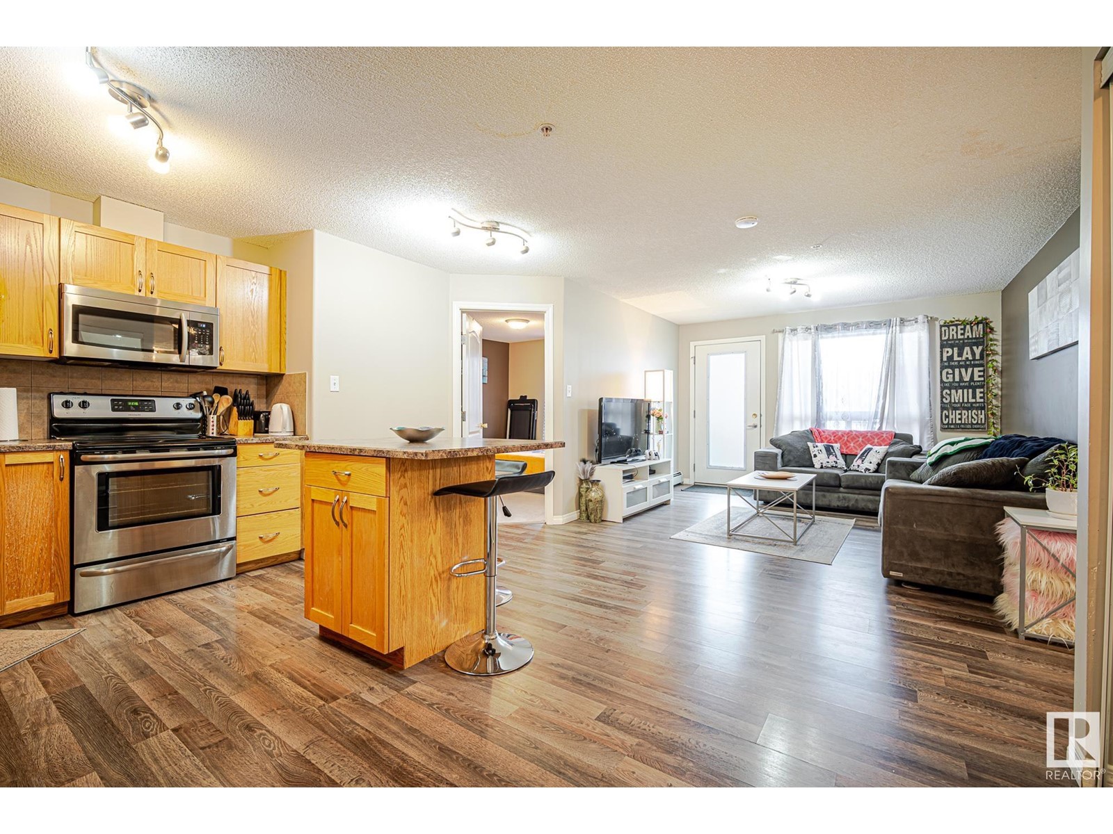 #1124 330 CLAREVIEW STATION DR NW