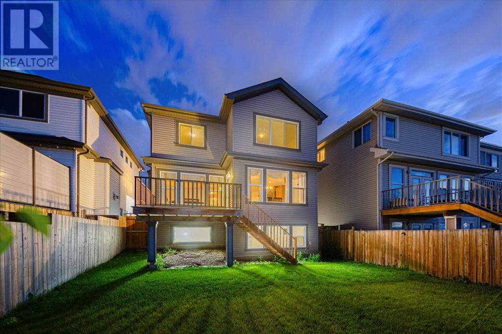 138 Copperpond Street SE