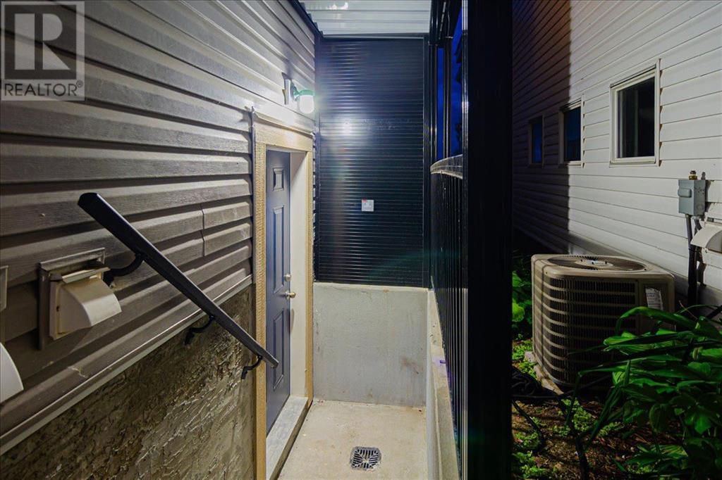 138 Copperpond Street SE