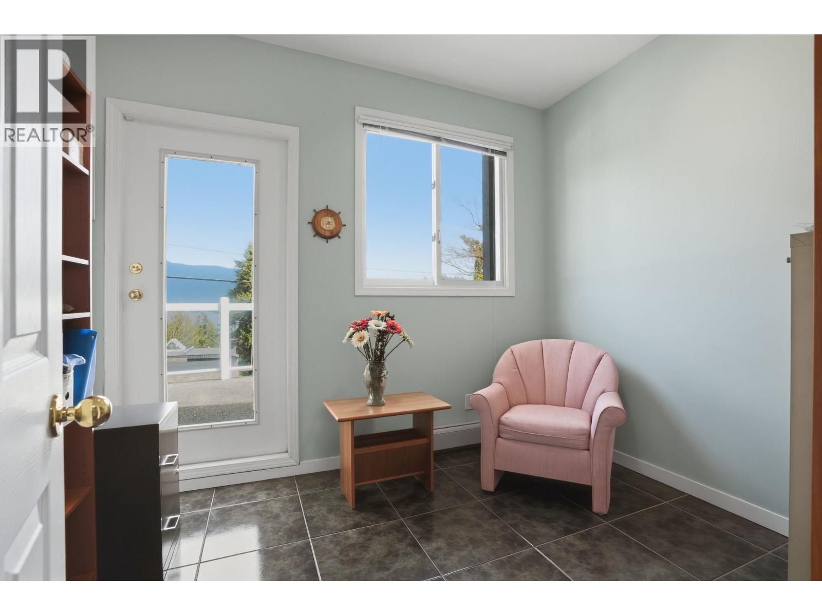 2341 CALEDONIA AVENUE