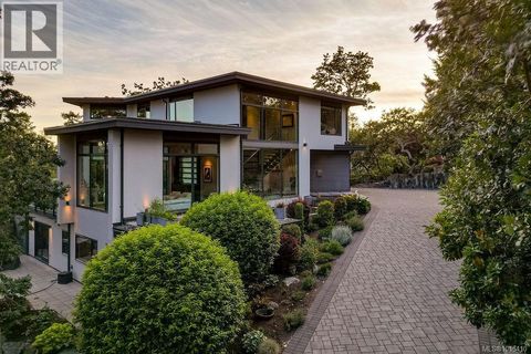 3724 Arbutus Ridge Saanich BC V8N6B3